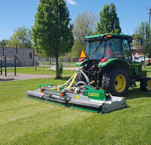 Folding Wing Swift Roller Mowers