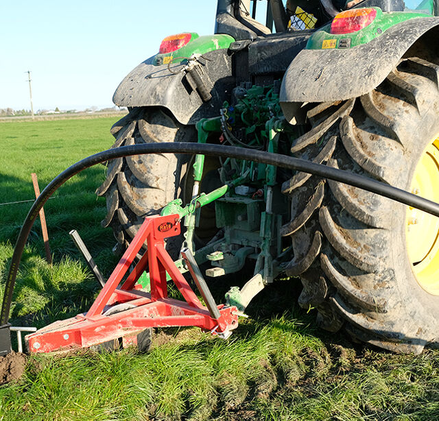 Single Leg Ripper with Pipe Layer