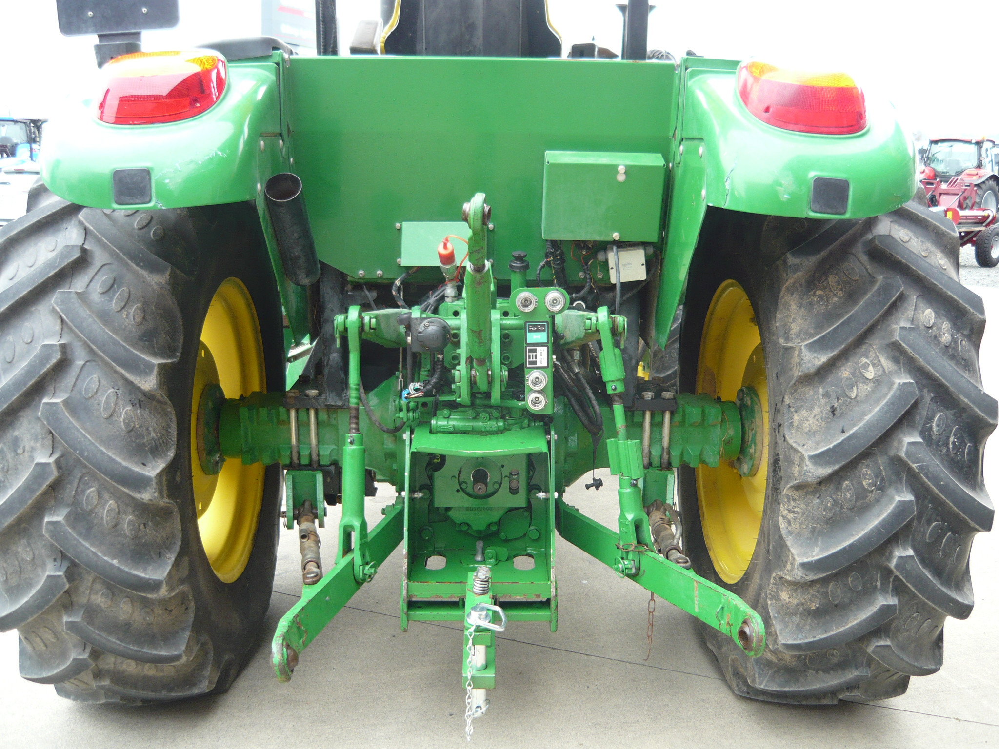 John Deere 5083E