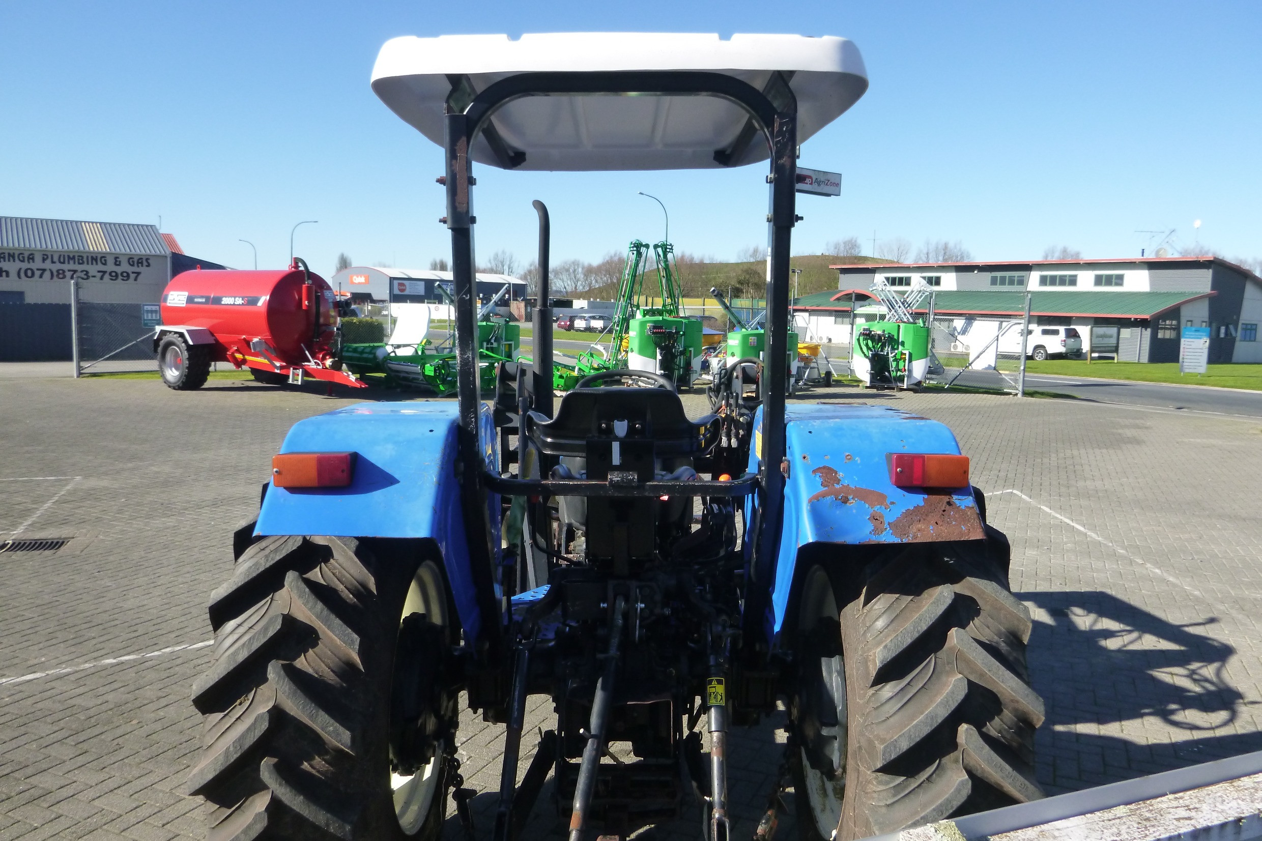 New Holland TT75