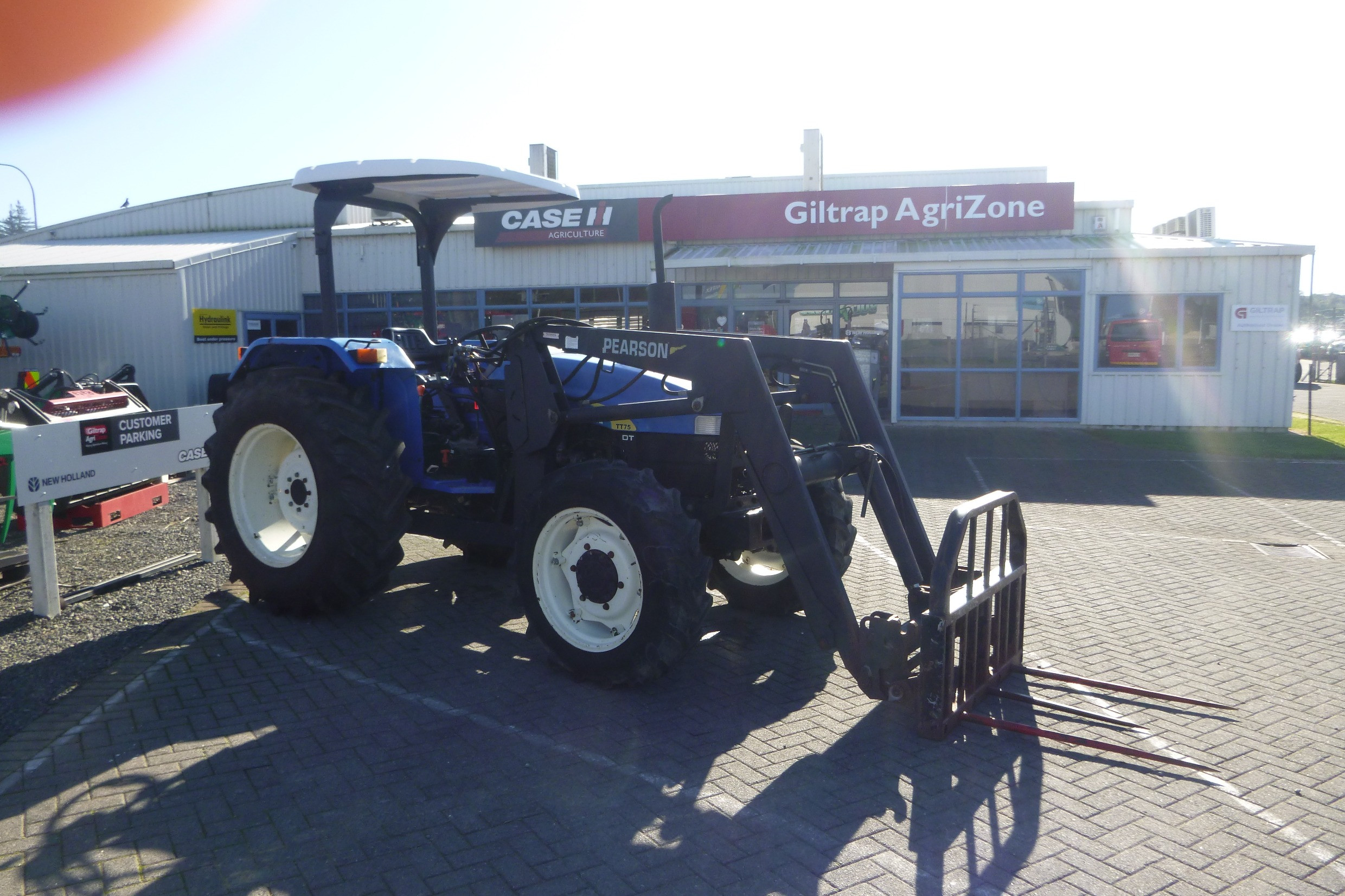 New Holland TT75