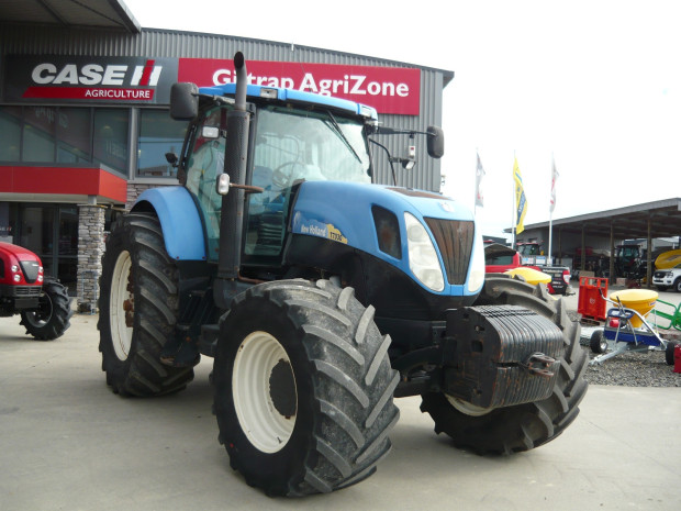 New Holland T7030