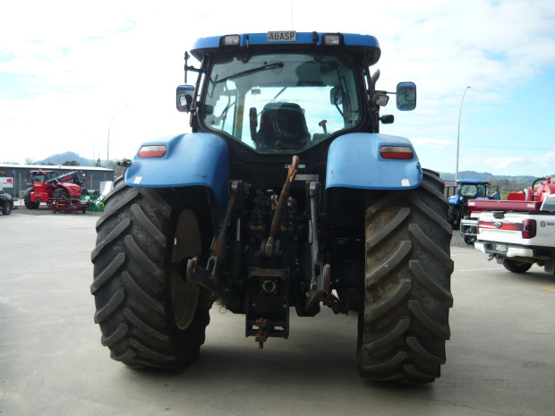 New Holland T7030