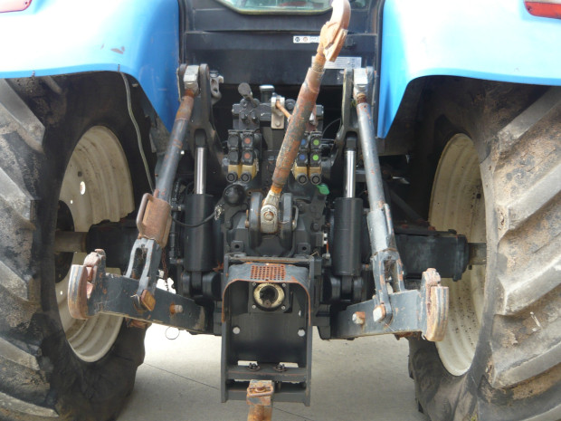New Holland T7030