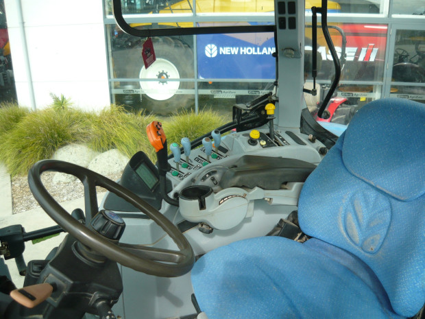 New Holland T7030