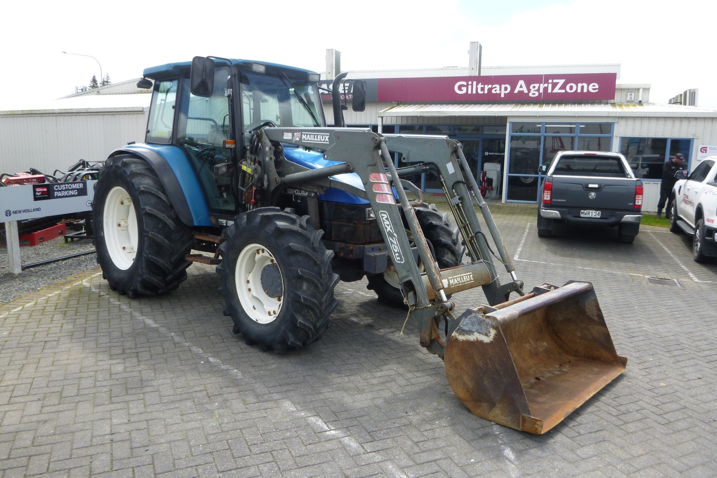 New Holland TL100