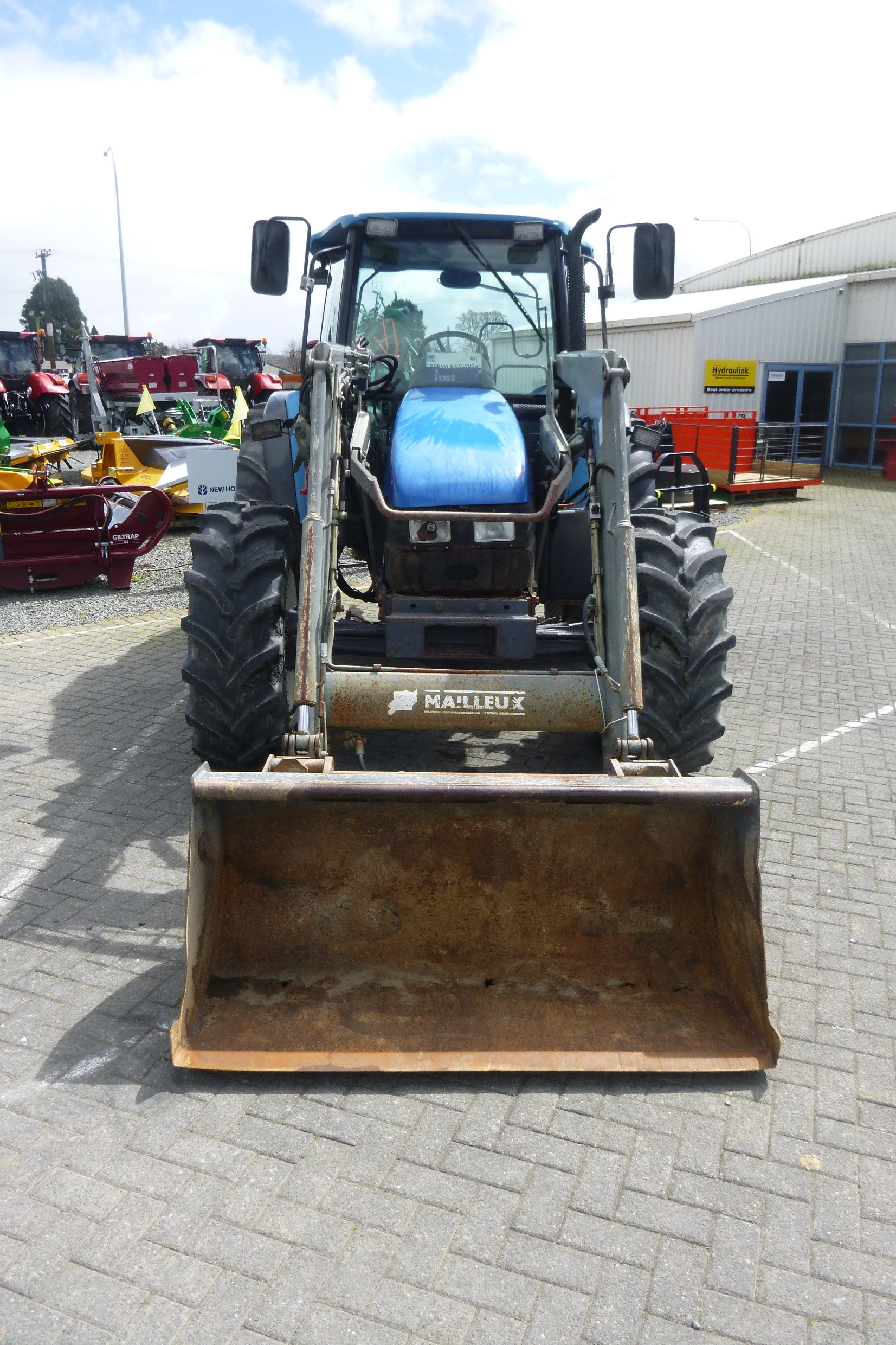 New Holland TL100