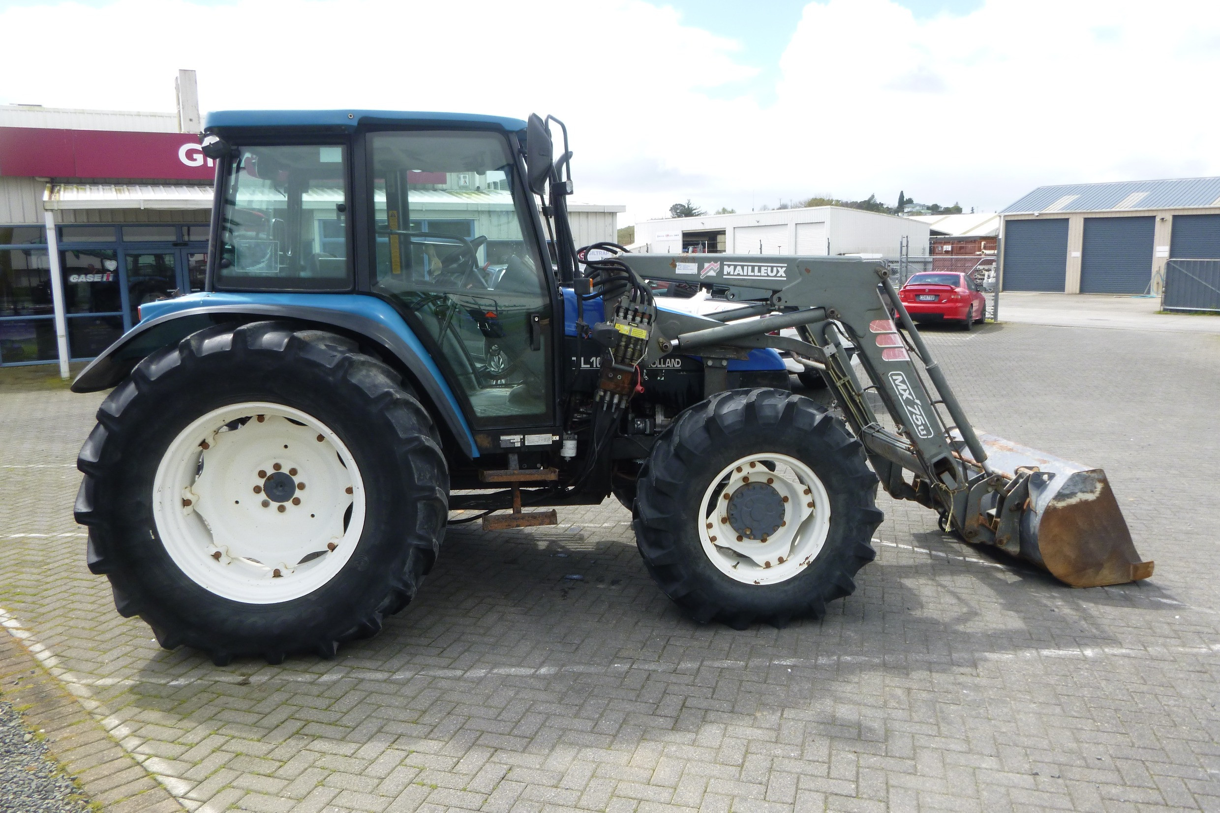 New Holland TL100