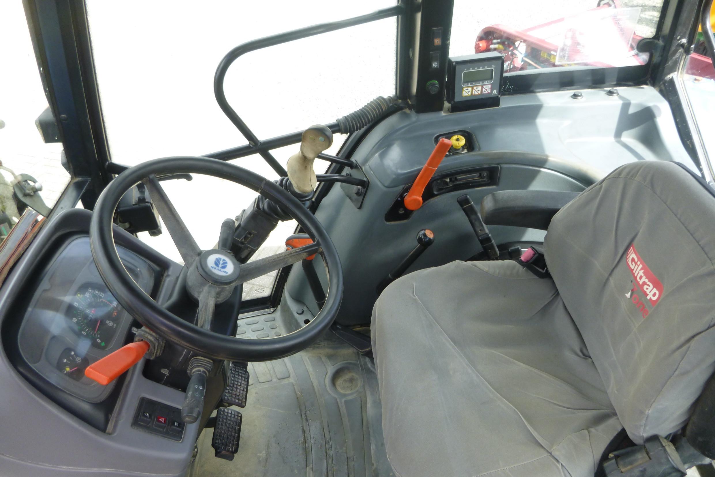 New Holland TL100