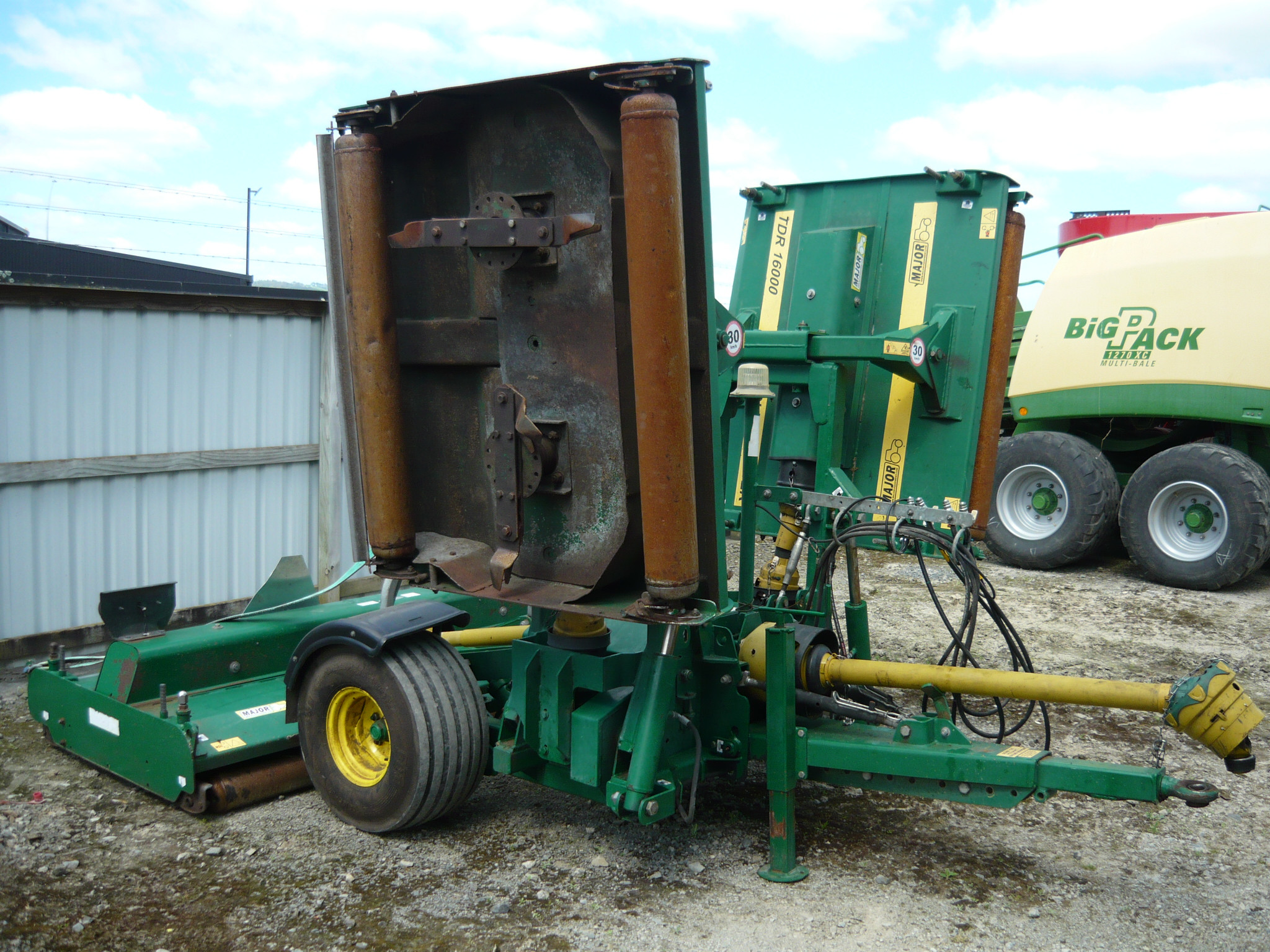 Major TDR8400 Roller Mower